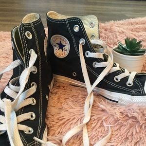 BRAND NEW hi-top converse